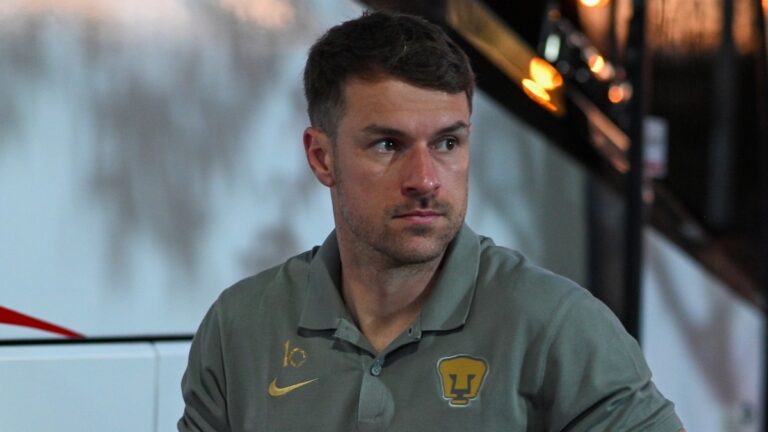 Aaron Ramsey denuncia que Pumas le rescindió su contrato injustamente