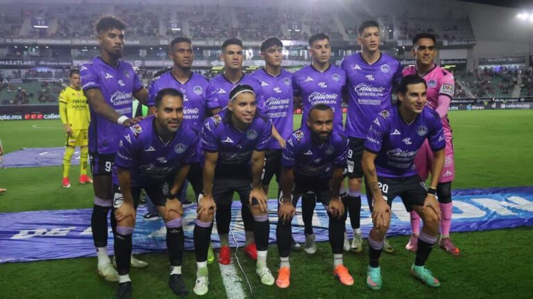 Mazatlán FC Envía Mensaje de Año Nuevo: Fans Se Burlan del Equipo