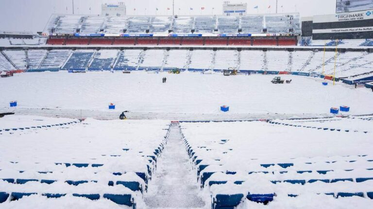 Buffalo Bills Llama a sus Aficionados para Palear la Nieve del Highmark Stadium