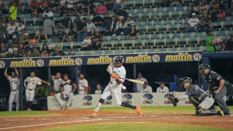 Venezolanos Resienten la Pérdida del Béisbol Tras la Captura de Nicolás Maduro