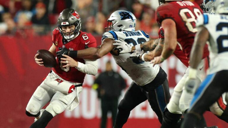¡Esperanza viva! Los Buccaneers vencen a los Panthers y buscan su lugar en la postemporada