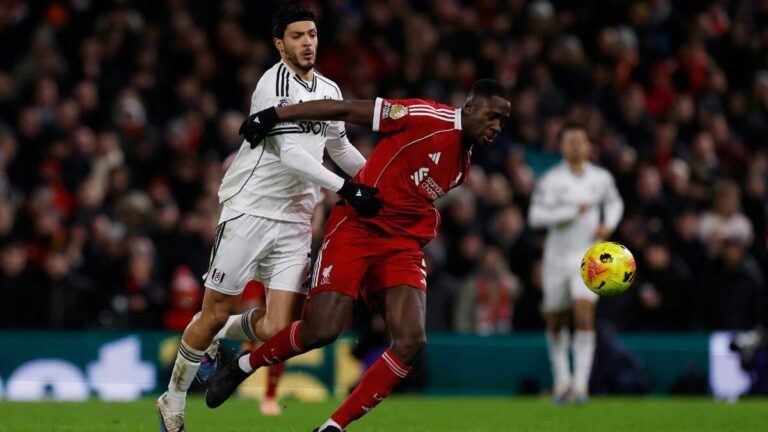 Empate de locura entre Fulham y Liverpool; Raúl Jiménez brilla con asistencia