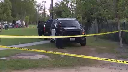 Impactante Descubrimiento de un Cráneo Humano en Parque de Long Beach Durante Evento de Pascua