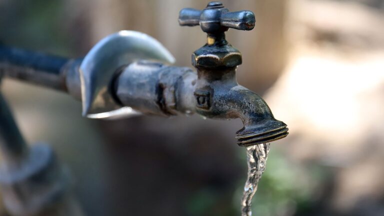 Cierre de emergencia de agua afecta a residentes en North Mile 2 1/2 W.
