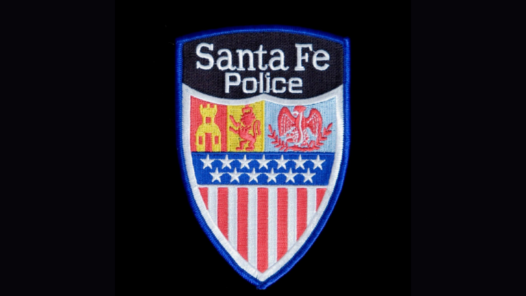 Detectives buscan a responsables de tiroteo desde vehículo en Senda Del Valle en Santa Fe